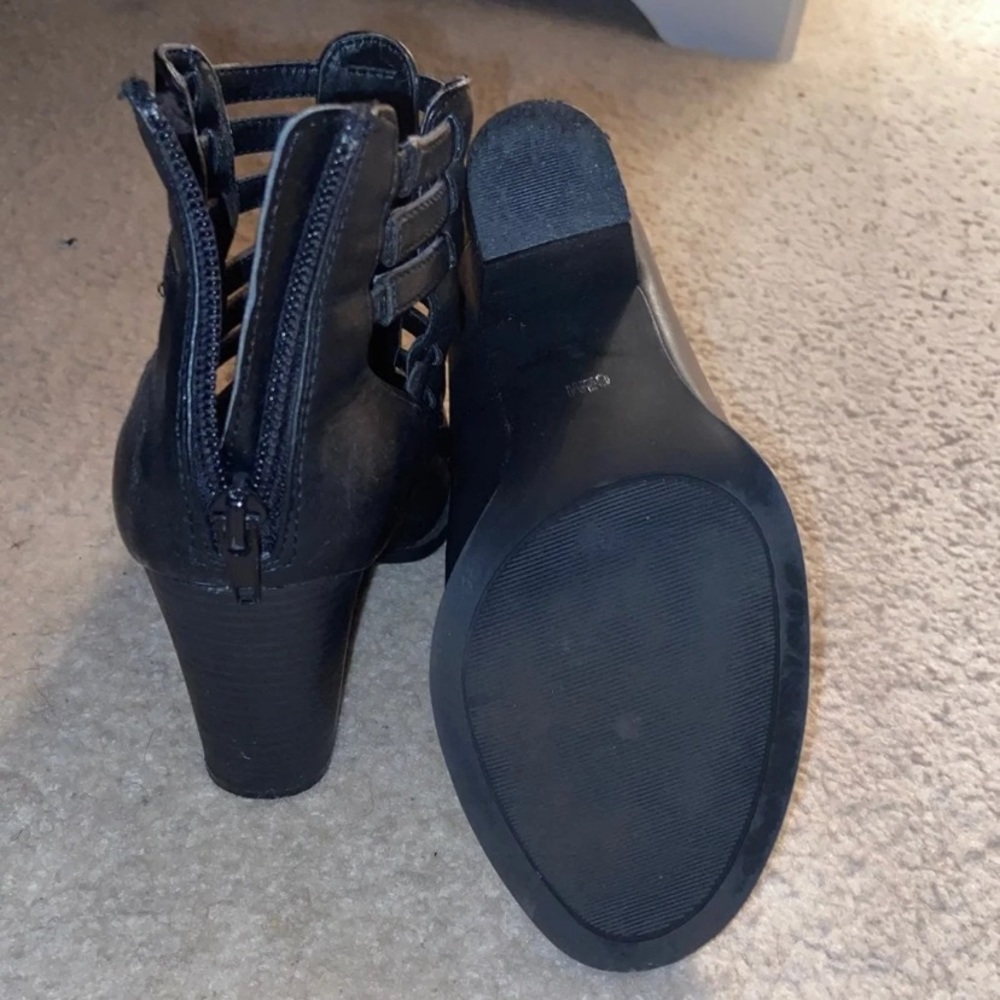 Women’s shoes